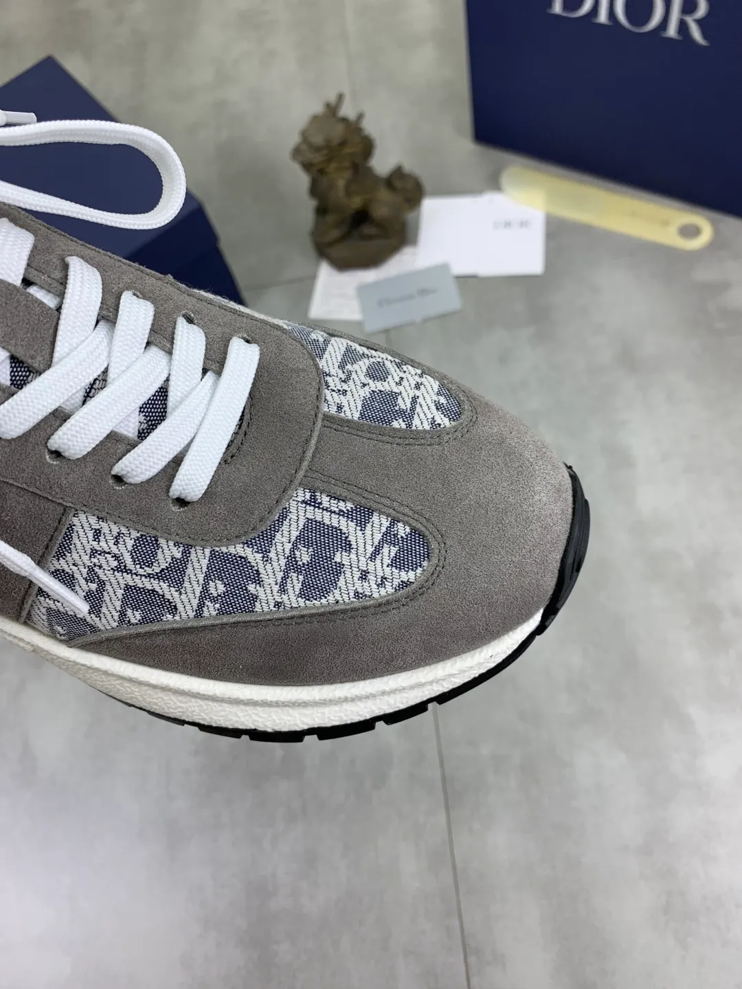 Men's Men's Shoes💰P440💰[New Style]🆘[Dior] 2025 Dior Original Lace-up Low-top Men's Shoes Classic casual shoes 🔥This model is the official classic model, with high quality and made by famous original designers. It is made of high-quality cowhide with original materials➕comfortable and breathable mesh lining➕pigskin insole. The perfect last shape and generous and fashionable design have attracted many consumers and are suitable for drivers to drive🚗. What you want is the best quality in the market. Color: seven colors. Code number: 38--44 (45 46 customized)